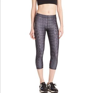 Terez black noir croc Capri leggings